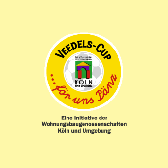 Logo des Veedels-Cup – Ein rundes, gelbes Logo in dessen Mitte ein Fußball und das Logo der Wohnungsbaugenossenschaften Köln und Umgebung zu sehen ist